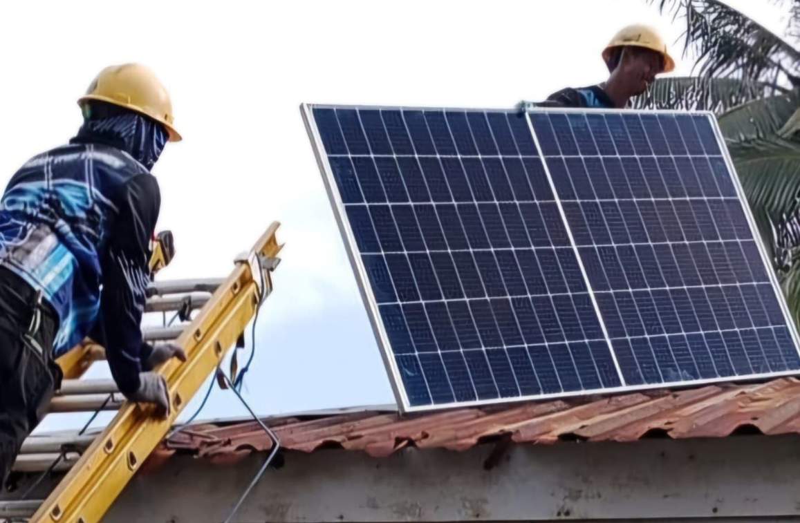 Listrik SuperSUN Hadir di Pulau Satangnga, Hidupkan Denyut Kehidupan Warga