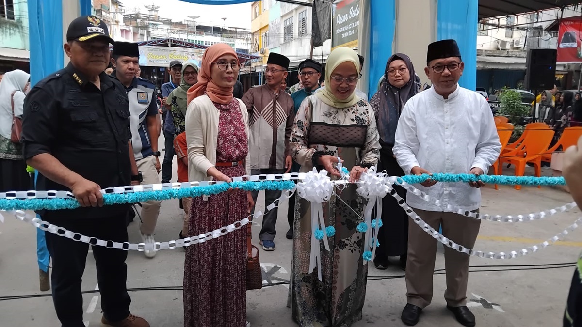 Pj Wali Kota Jambi Buka Secara Resmi Pasar Bedug Ramadan 2024