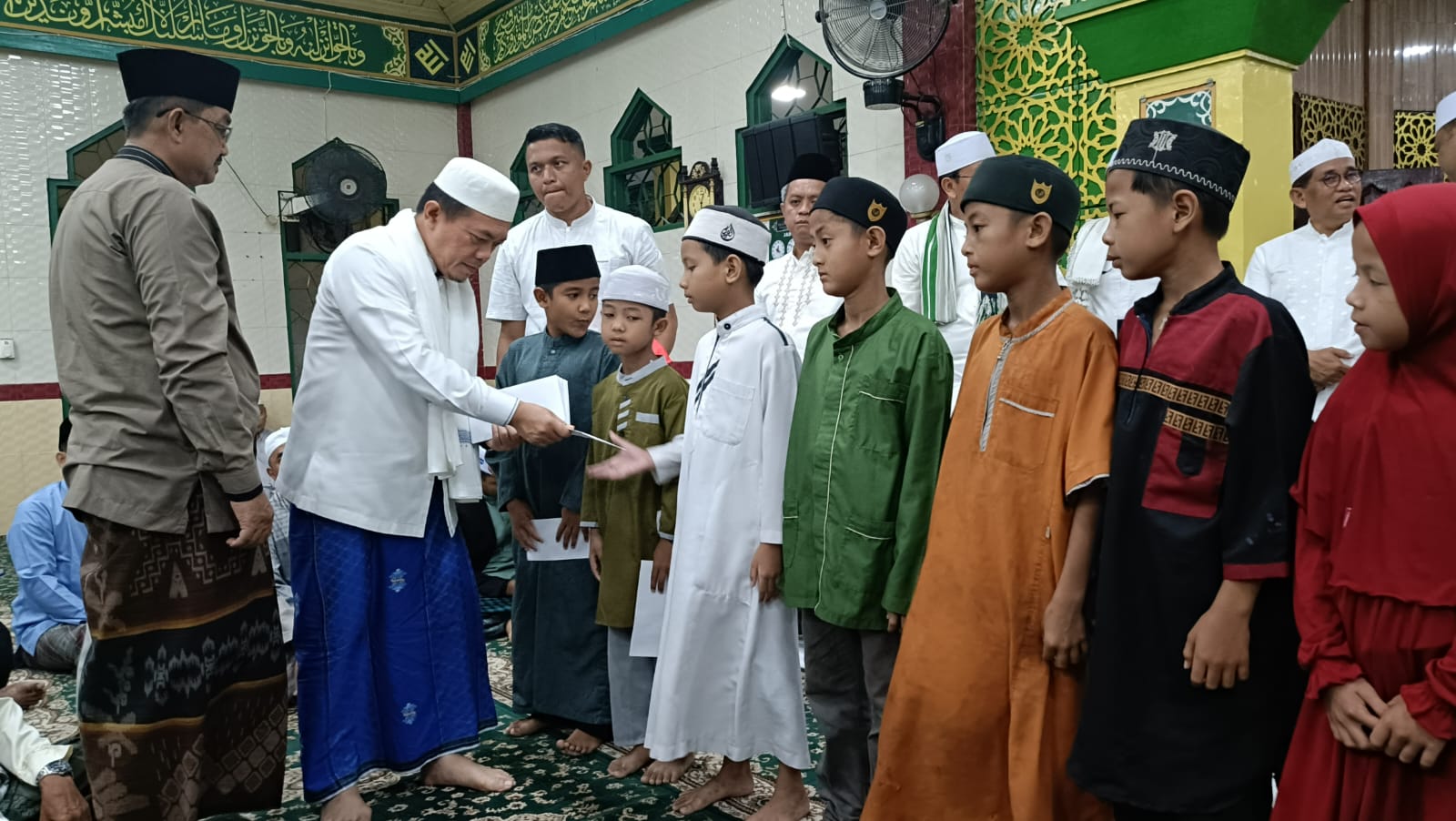 Gubernur Jambi Al Haris Safari Subuh di Masjid Raya Al-Muttaqin Kuala Tungkal