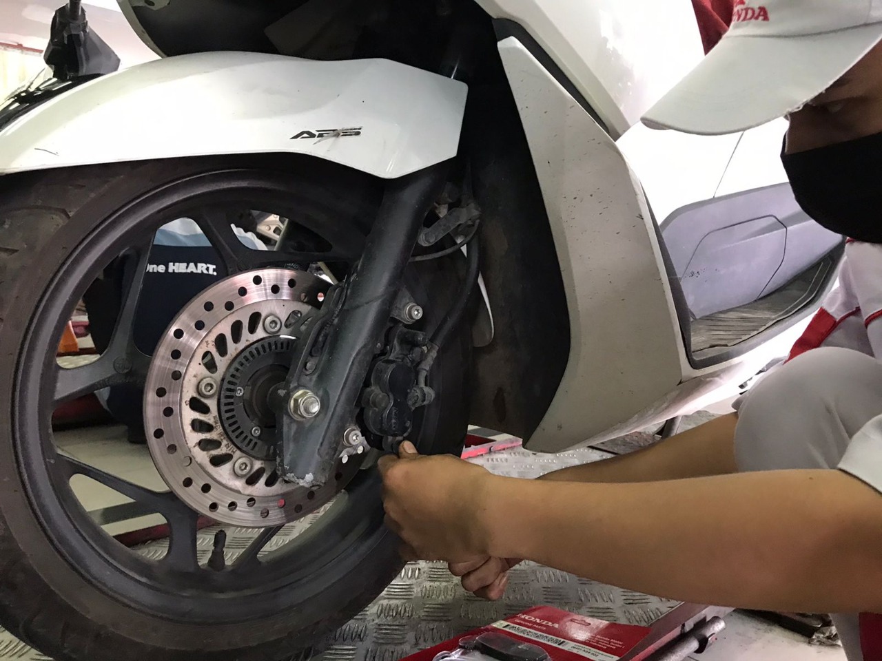 Penting, Ini Tips Perawatan Rem pada Sepeda Motor Honda