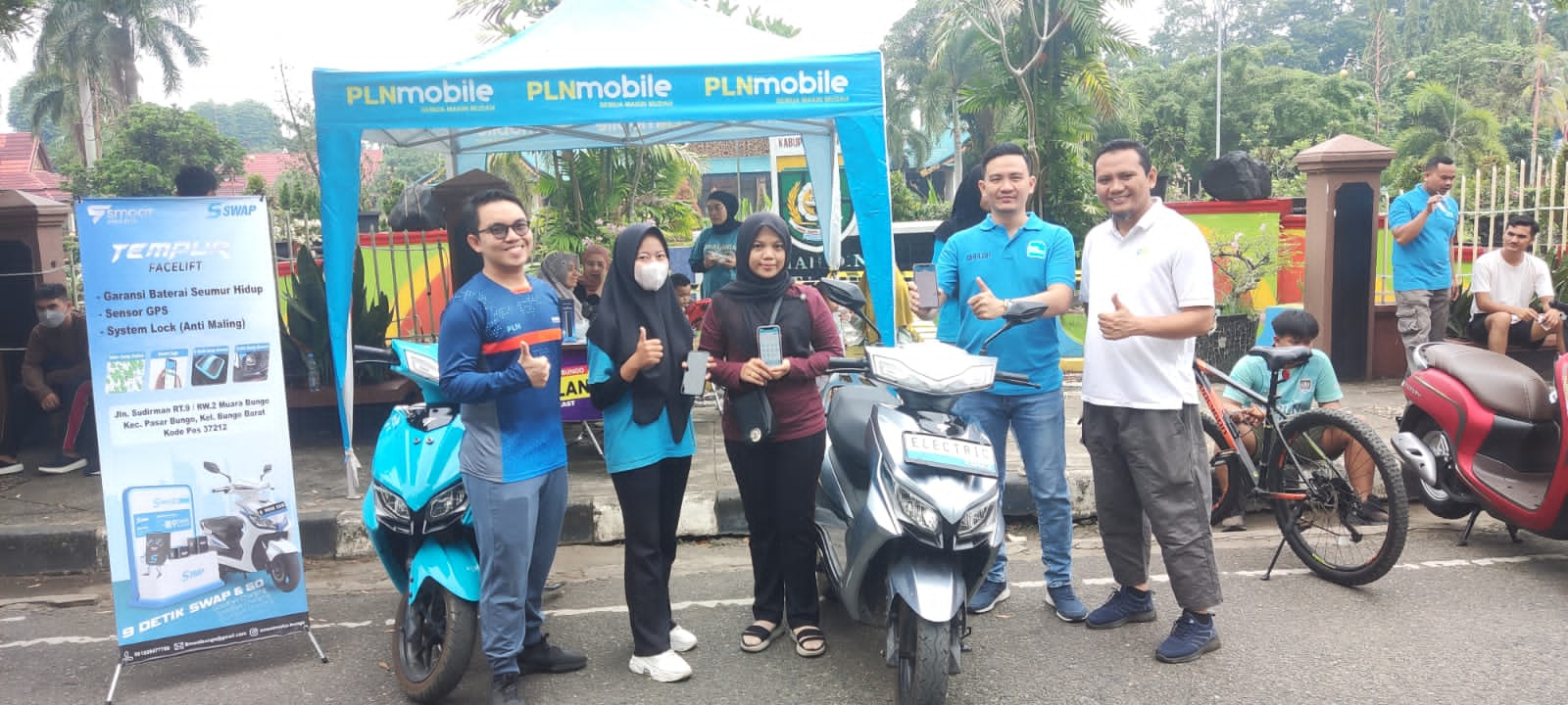 Sosialisasi PLN Mobile dan Kenalkan Motor Listrik sistem Swap Baterai 