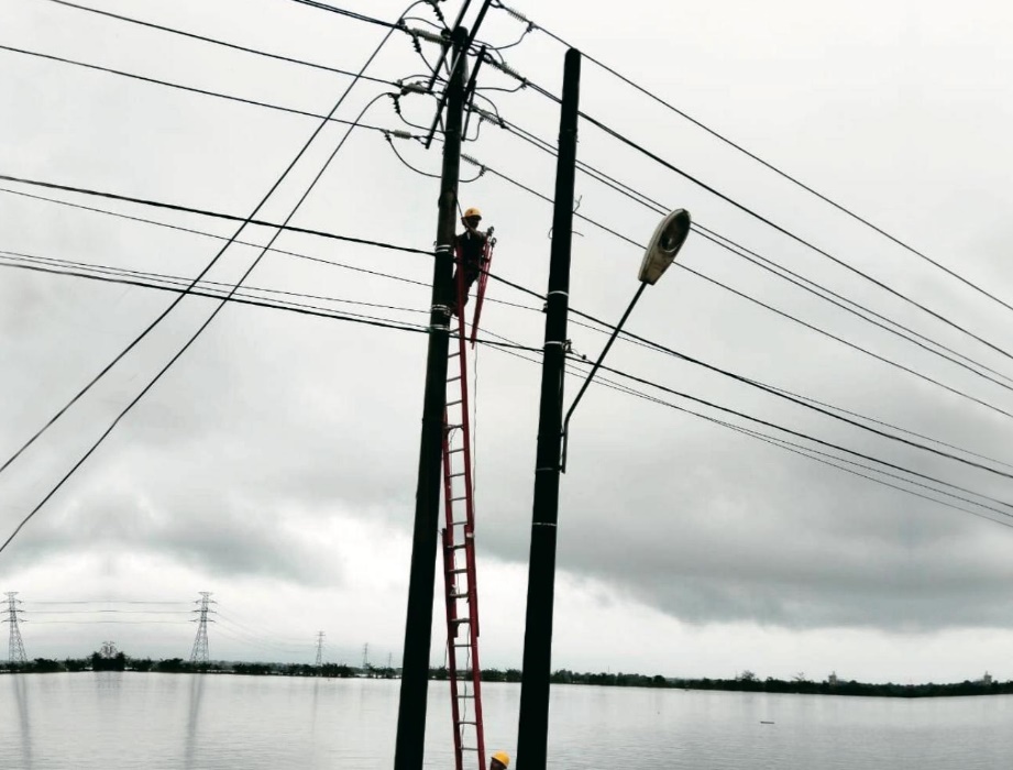 Hadapi Cuaca Ekstrem, PLN Imbau Masyarakat Tetap Waspada