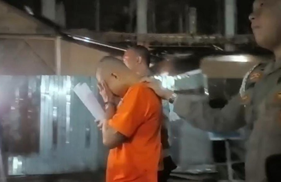 Begini Penampakan Bripda Waldi, saat Digiring ke Rutan Polda Jambi