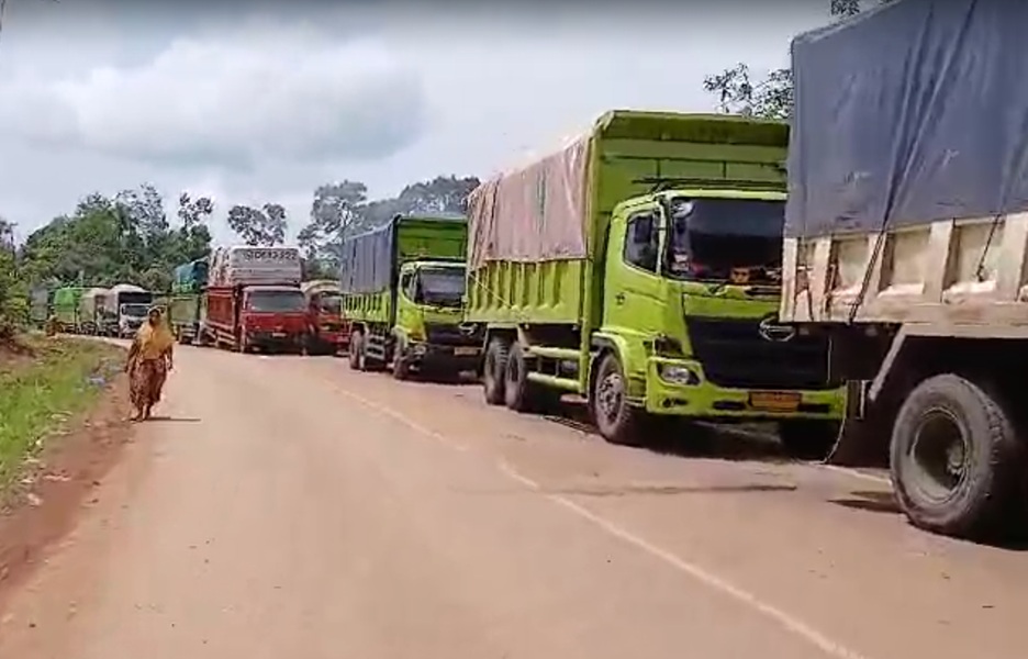 Macet Sampai 5 Km, Pemasangan Jembatan Bailey di Jalinsum Bungo untuk Menghubungkan Jambi-Sumbar Molor