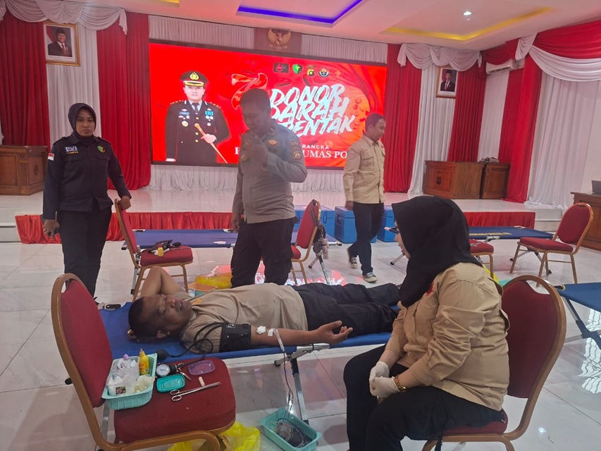 Hari Jadi Humas Polri, Polres Tanjab Barat Gelar Donor Darah Serentak