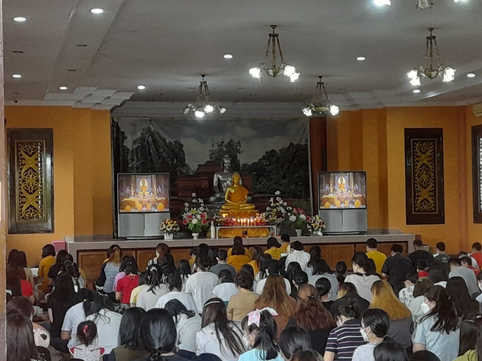 Perayaan Hari Raya Waisak, Umat Buddha Padati Vihara Jaya Manggala