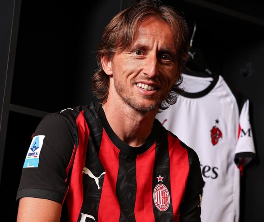 Resmi Gabung AC Milan, Luka Modric Siap Bawa Rossoneri Kembali Berjaya