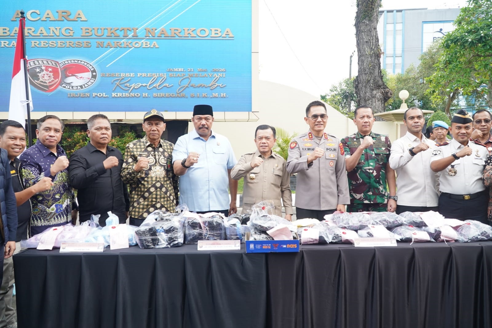 Al Haris Hadiri Pemusnahan 20 Kg Sabu, Sebut Tidak Boleh Ada Ruang untuk Narkoba di Jambi