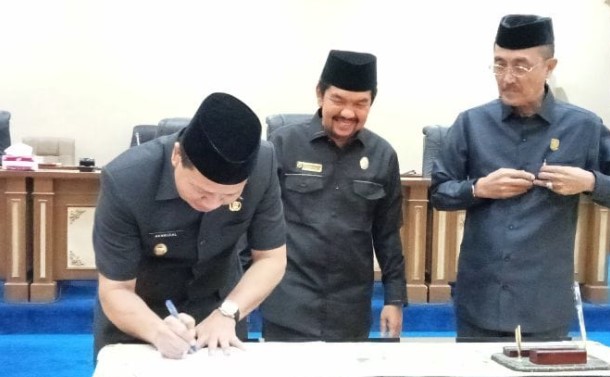 Rapat Paripurna Tingkat I Tahap I, Pj Bupati Henrizal Sampaikan LKPJ Tahun 2022