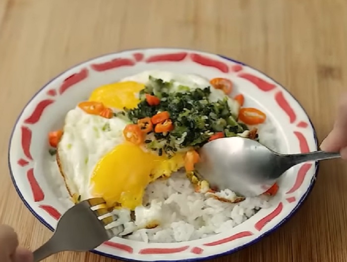 Resep Nasi Telur Ceplok Ala Chef Devina Hermawan, Masakan Simple Cocok untuk Menu Sahur Anak Kost