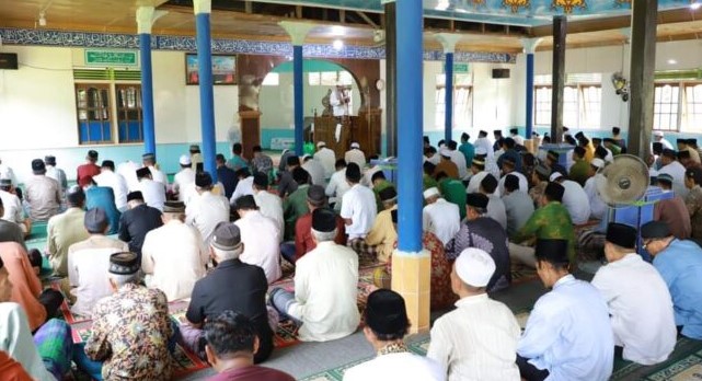 Anwar Sadat Laksanakan Safari Jumat di Masjid Raya Nurul Salaf Sungai Gebar