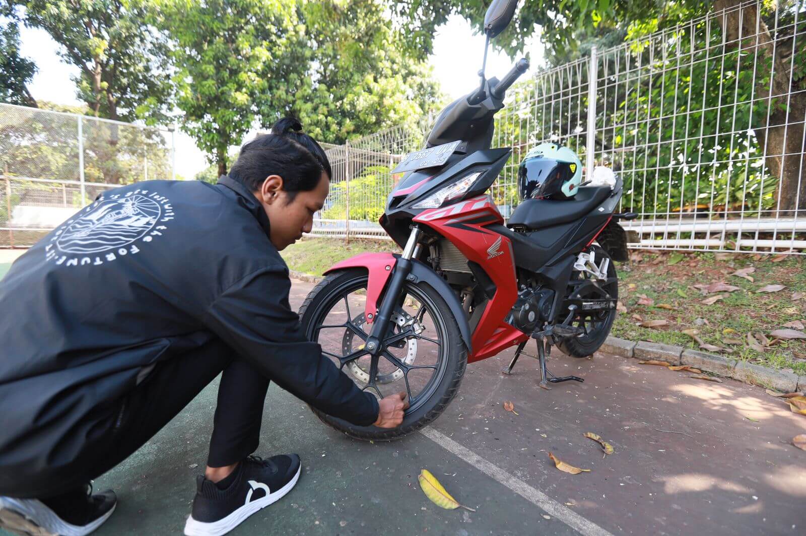 Tetap Aman dan Prima, Ini  Tips Meninggalkan Motor Selama Mudik