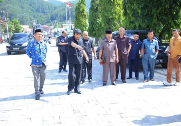 Komisi III DPRD Kota Sungai Penuh Sidak Jalan Gedung Nasional