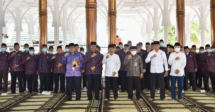 Gubernur Jambi Al Haris Hadiri Pengukuhan DMI Jambi, Ajak Masyarakat Makmurkan Masjid