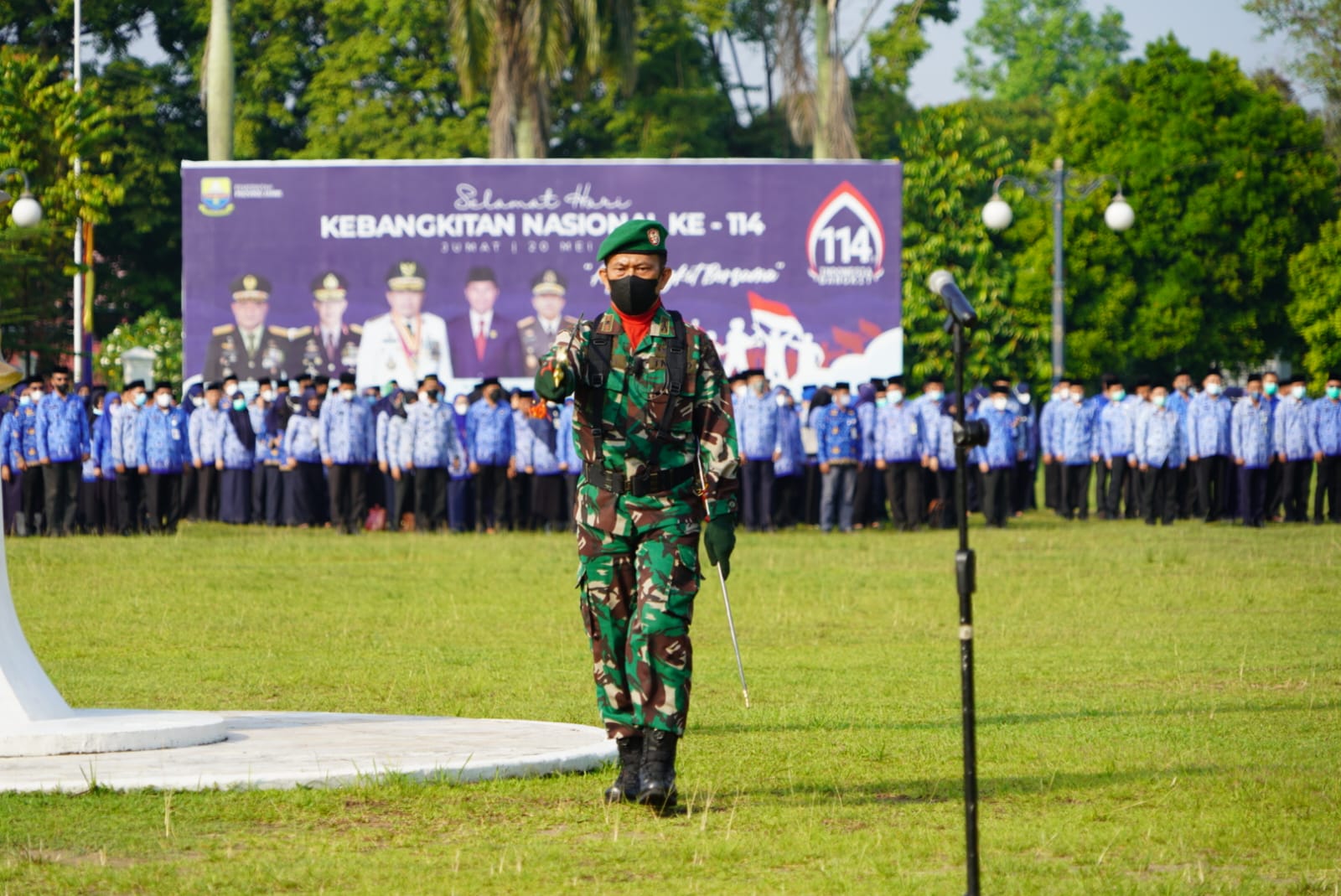 Danramil 09/TP Bertindak Sebagai Komandan Upacara Harkitnas di Lapangan Kantor Gubernur Jambi
