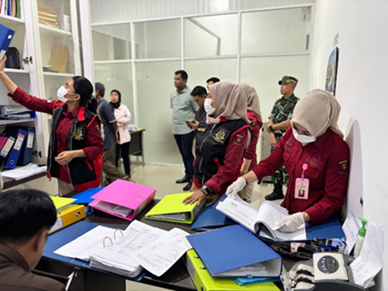 Nah Loh! Kantor Pengelola Pasar Angso Duo Digeledah, Tim Pidsus Kejari Jambi Telah Periksa Bos PT EBN