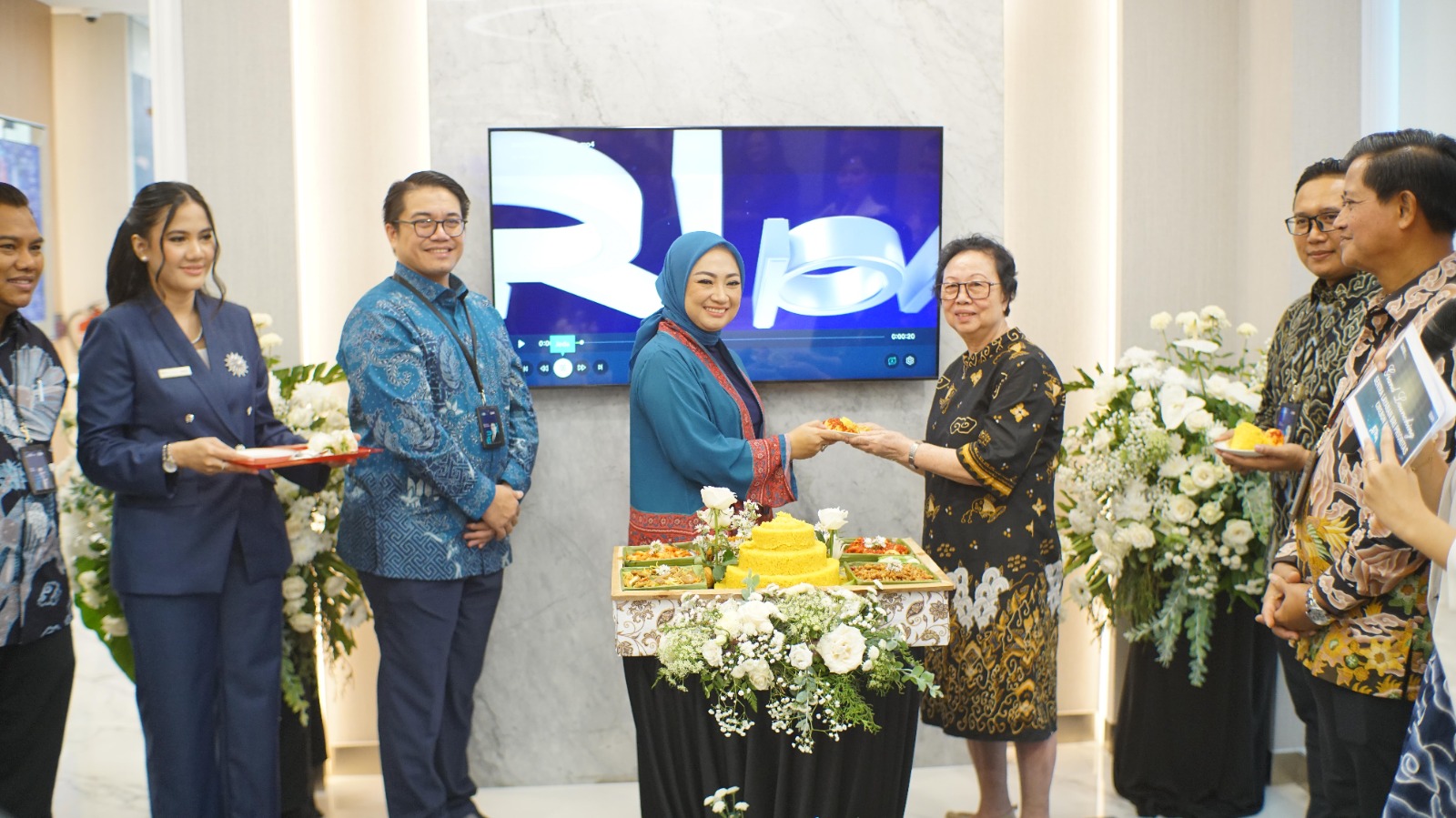 Resmikan Sentra Layanan Prioritas di Cirebon, Kini BRI Miliki 43 Lokasi  Layanan Premium