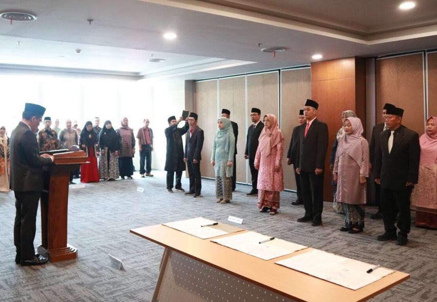 Rektor UNJA Lantik Pejabat dan Pengawas Baru, Tekankan Profesionalisme dan Integritas
