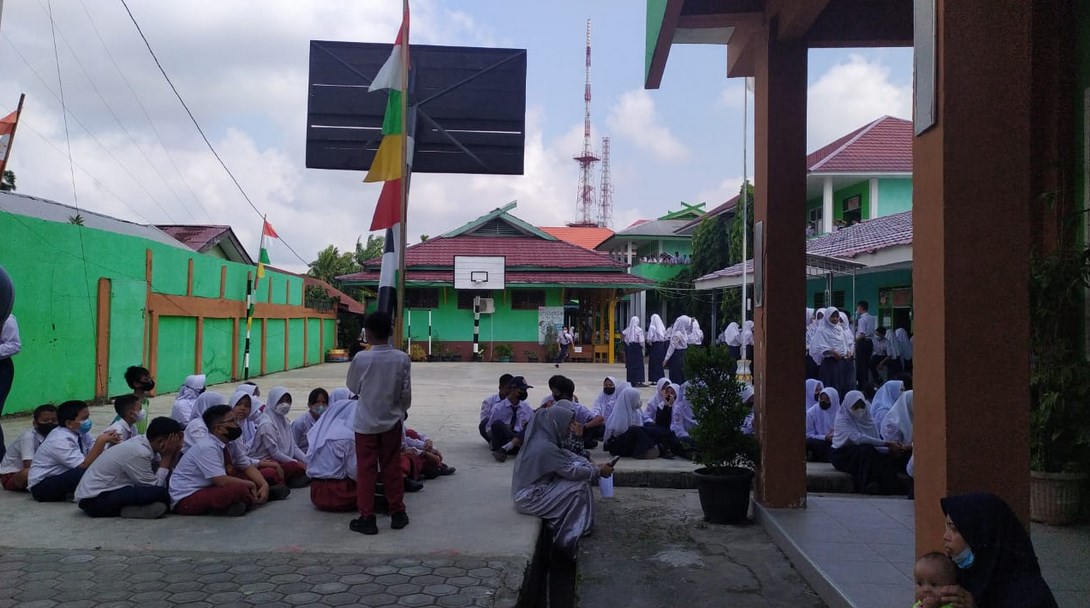 Rapat Tertutup Masih Berlangsung, Siswa Baru SMPN 17 Kota Jambi Sempat Digotong Pasca Dikeroyok