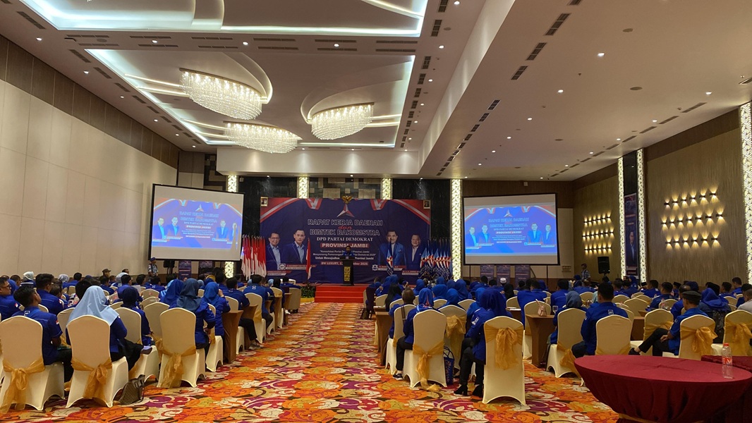 Ratusan Kader Demokrat Hadiri Rakerda di Jambi, Herman Khaeron Tekankan Sensitivitas Sosial 