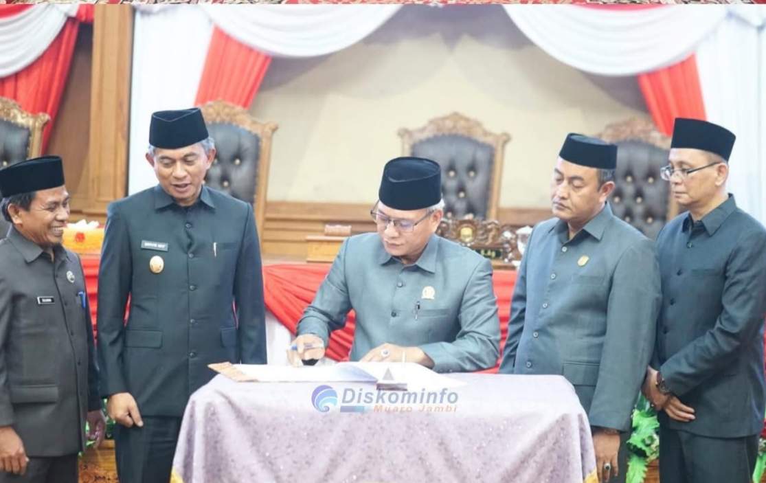 Wakil Bupati Muaro Jambi Junaidi H. Mahir Hadiri Paripurna DPRD, Resmi Sampaikan 4 Ranperda Sekaligus