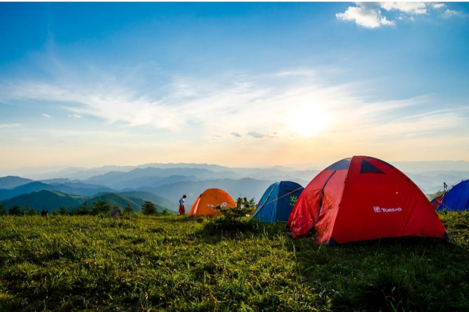 Isi Liburan Akhir Tahun, Ini Lima Rekomendasi Tempat Camping di Jawa Barat 