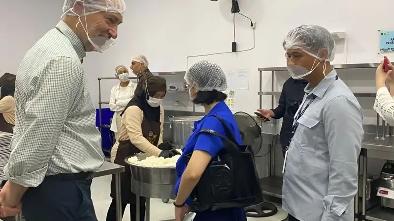 Rockefeller Foundation Puji Inovasi Polri di SPPG Pejaten Pada Program MBG