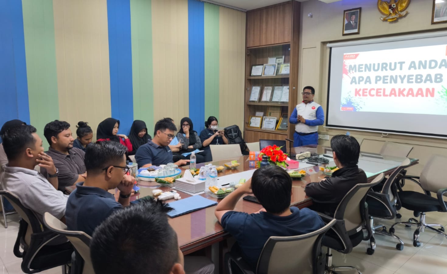 Sinsen Jalin Kolaborasi Edukasi Safety Riding dengan Perusahaan 