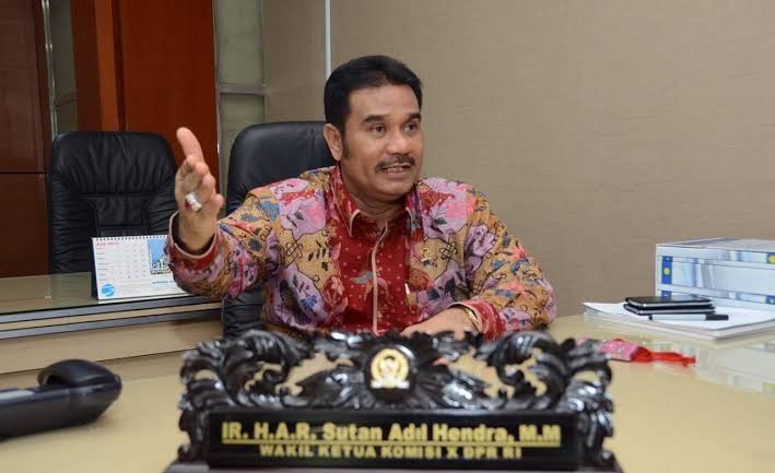 Ketua Dewan Pembina SMSI Provinsi Jambi Sutan Adil Hendra Dianugerahi Gelar Adat Melayu Jambi, Ini Profilnya
