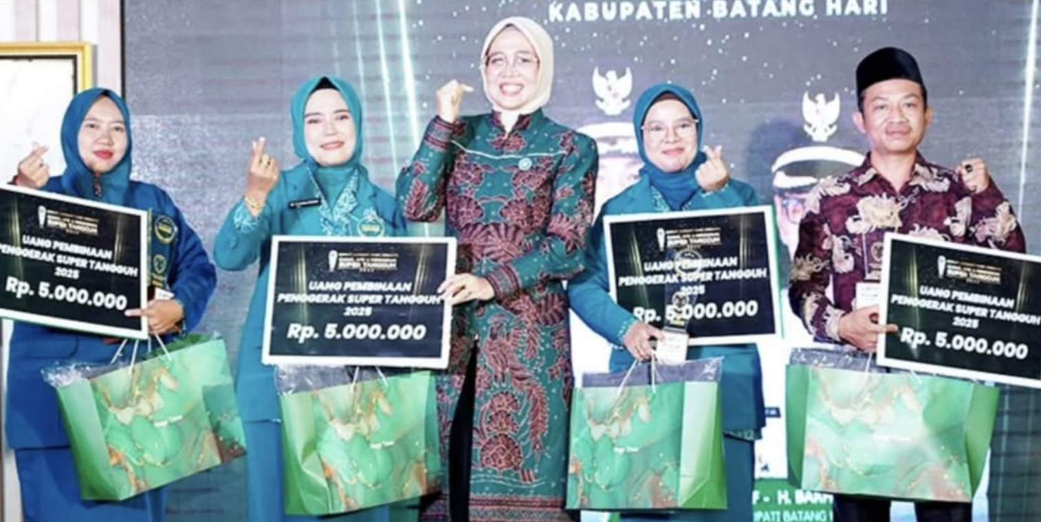 Bupati Batang Hari Award 2025: Zulva Fadhil Serahkan Trofi Sekaligus Semangat Ketangguhan
