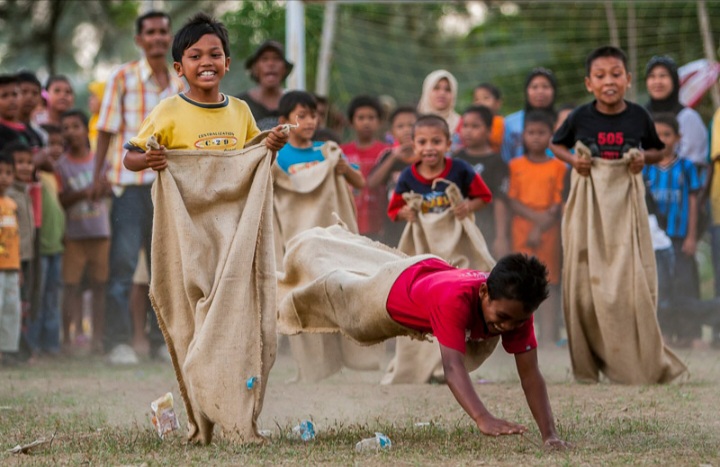 Yuk Ikuti Seru Dan Hebohnya Lomba Agustusan, Dari Balap Karung Hingga Tarik Tambang !