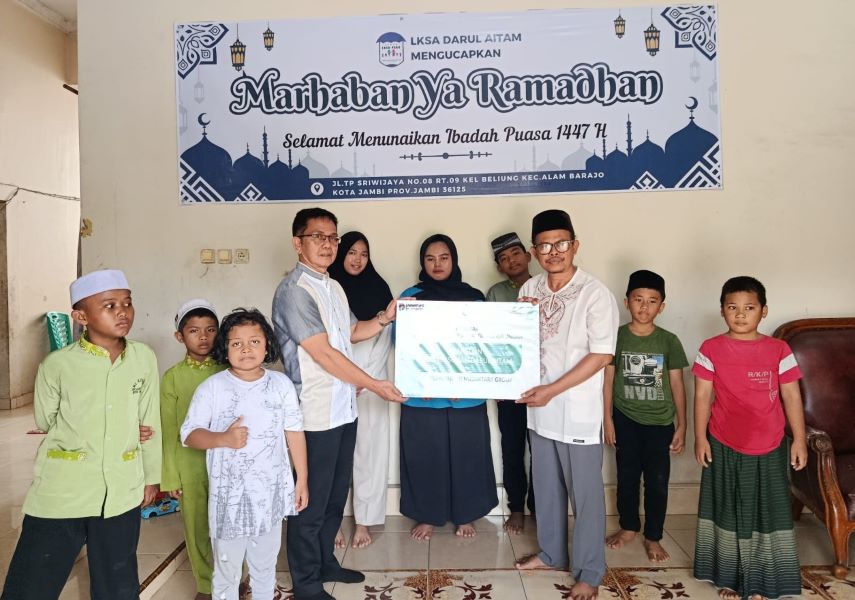 Melalui program Tanggung Jawab Sosial, PTPN IV Regional IV Salurkan Bantuan ke Panti Asuhan Darul Aitam Jambi 