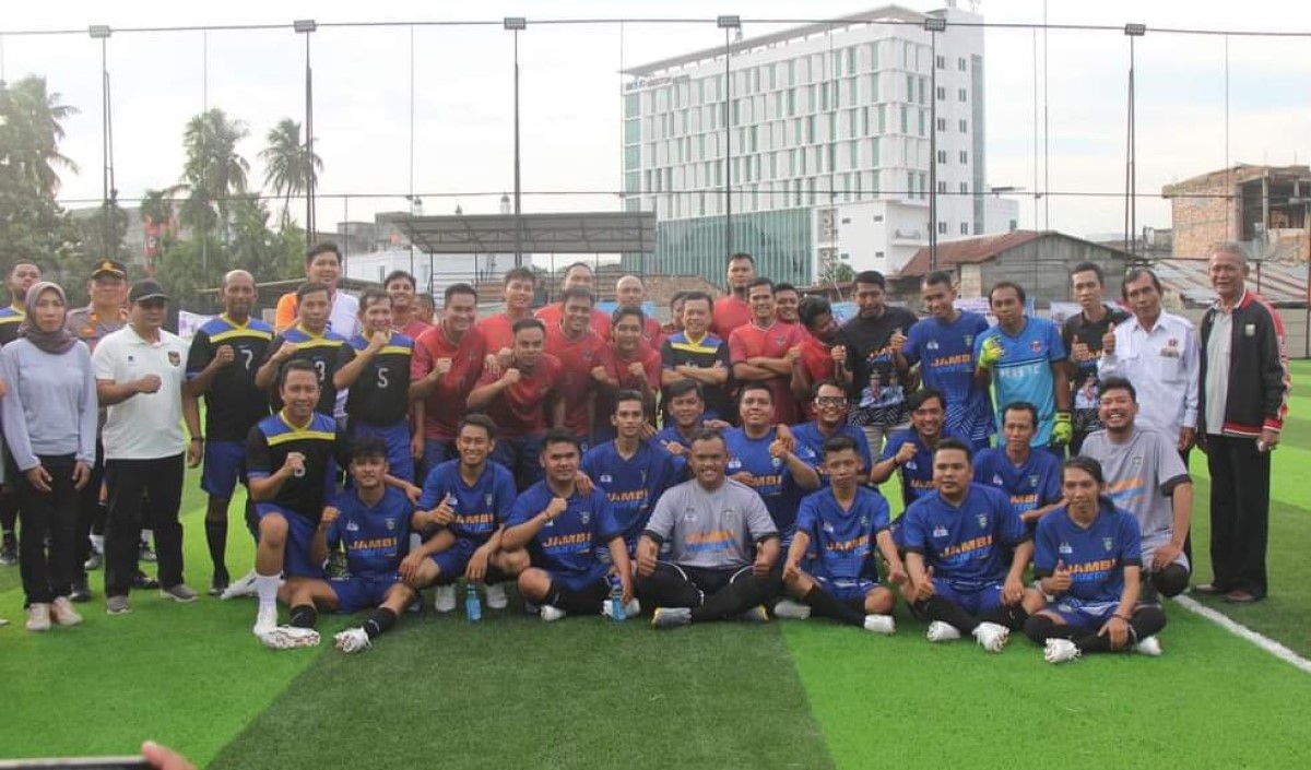 Buka Turnamen Mini Soccer ANTARA, Gubernur Jambi Al Haris Cetak Hattrick