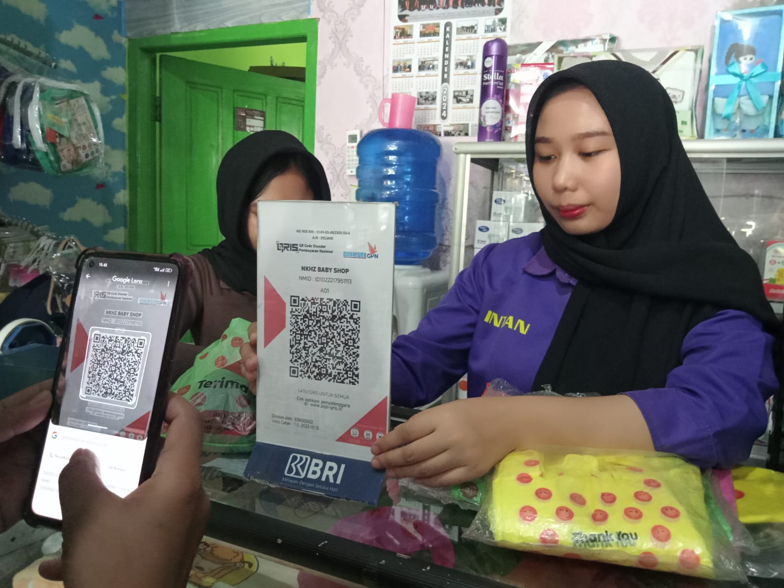 Belanja Praktis, Pakai QRIS: NKHZ Baby Shop Tumbuh Bersama QR Code BRI