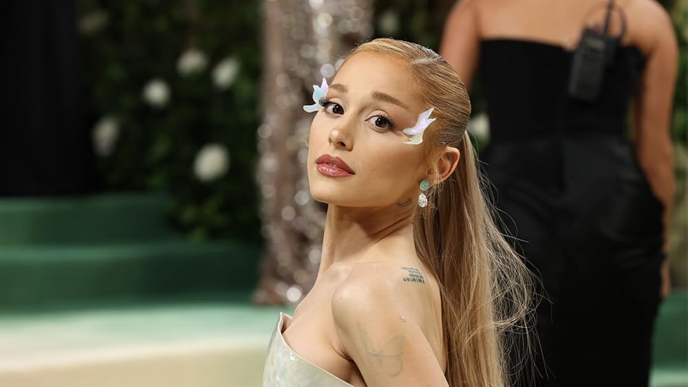 Ramai Rumor Pensiun, Ariana Grande Jawab Menohok soal Karier Musik