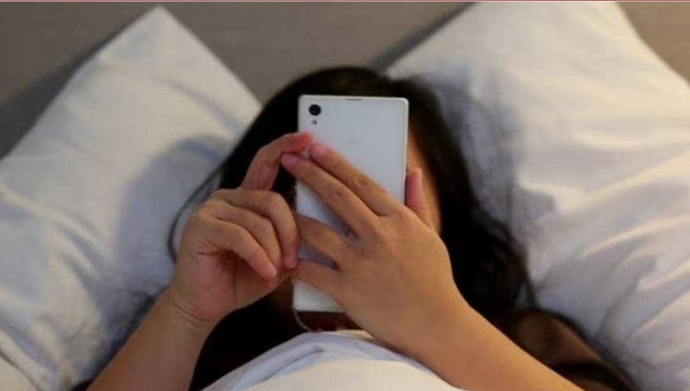 Seberapa Jauh Seharusnya Ponsel Anda ketika Anda Tidur?