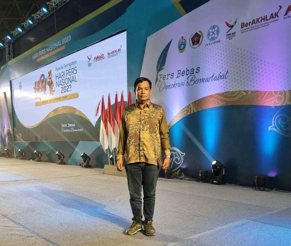 30 Tahun Jadi Wartawan Antarkan Ketua SMSI Jambi Mukhtadi Putranusa Terima Penghargaan 'Press Card Number One'
