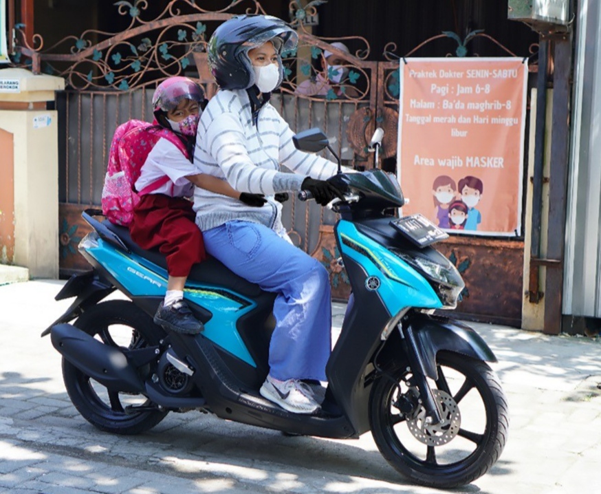 Sepeda Motor Jadi Idola, Ini yang Harus Diperhatikan saat Berkendara Roda Dua Bersama Anak