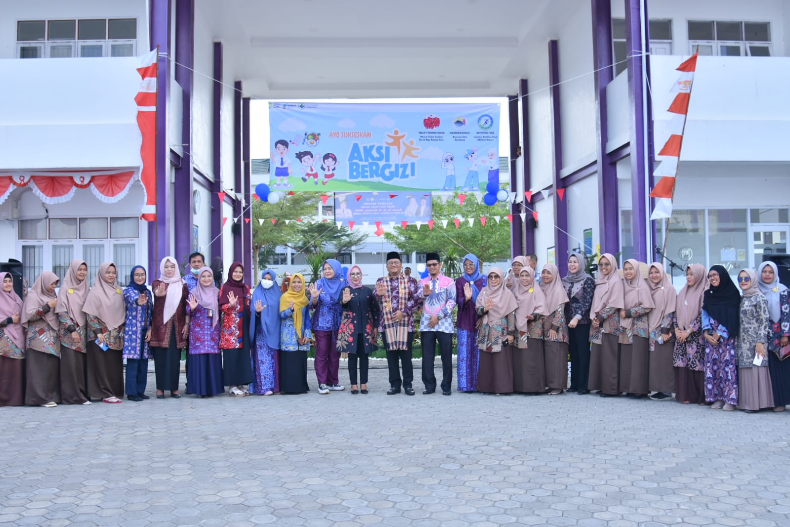 Wawako Maulana Gelar Aksi Bergizi di SMP IT Nurul Ilmi Kota Jambi