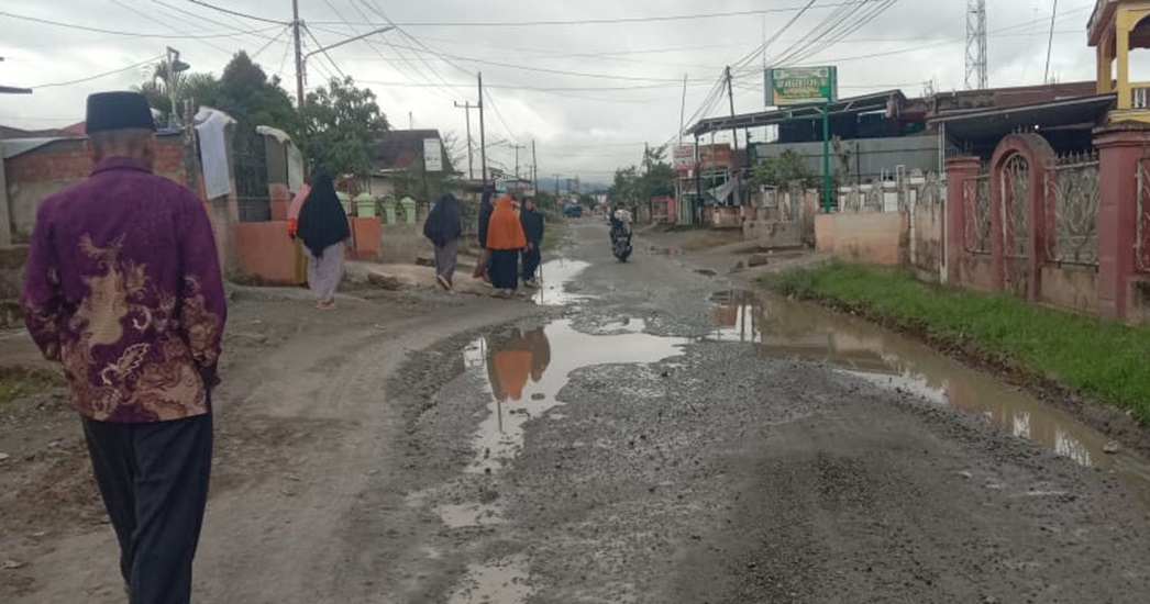 Jalan Depati Tujuh Kabupaten Kerinci Rusak Parah, Warga Berharap Perhatian Pemerintah 