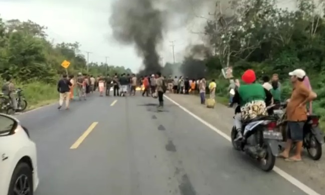 Kecelakaan di Jalan Lintas Bungo, Mobil Grand Max Terbakar, Sopir Tewas Terpanggang