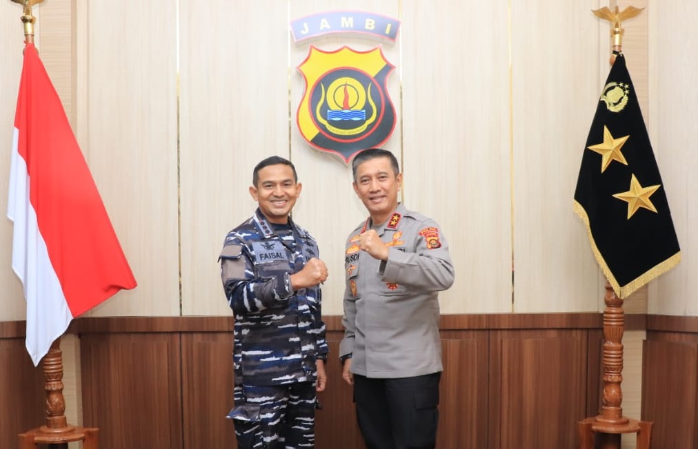 Silaturahmi dengan Kapolda Jambi, Danlanal Palembang Siap Jaga Sinergitas dalam Pengamanan Perairan di Jambi