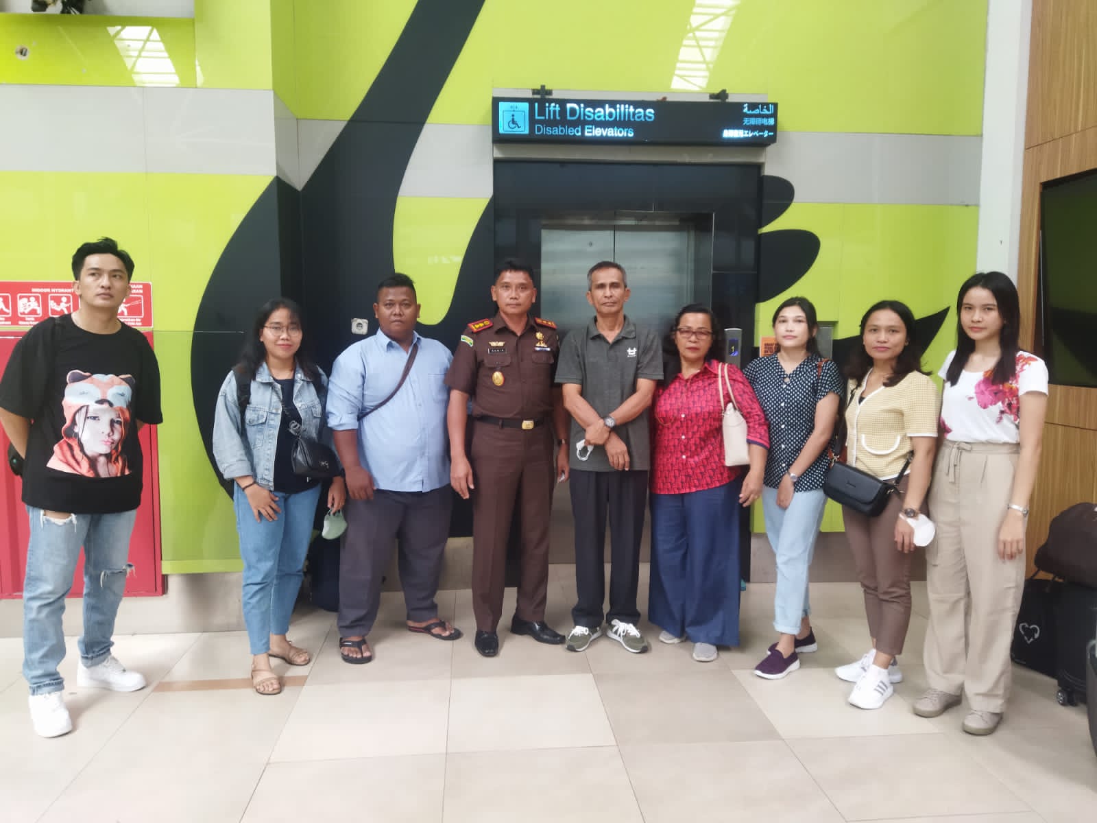 Kajari Muaro Jambi Dampingi Keluarga Brigadir J  di Persidangan Hingga Bandara