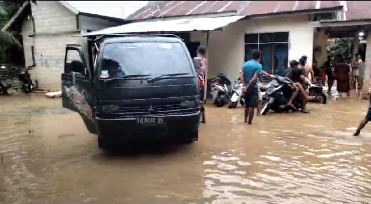 Banjir Ancam Desa Teluk Lancang Kabupaten Tebo, Camat: Warga Mulai Mengungsi 
