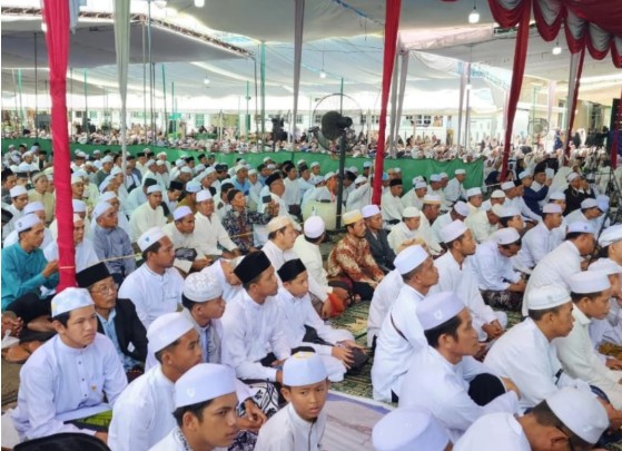 Ribuan Jamaah Padati Haul Akbar Syekh Abdul Qodir Al-Jailani & Milad Majelis Ta’lim Al Hidayah di Tanjabar