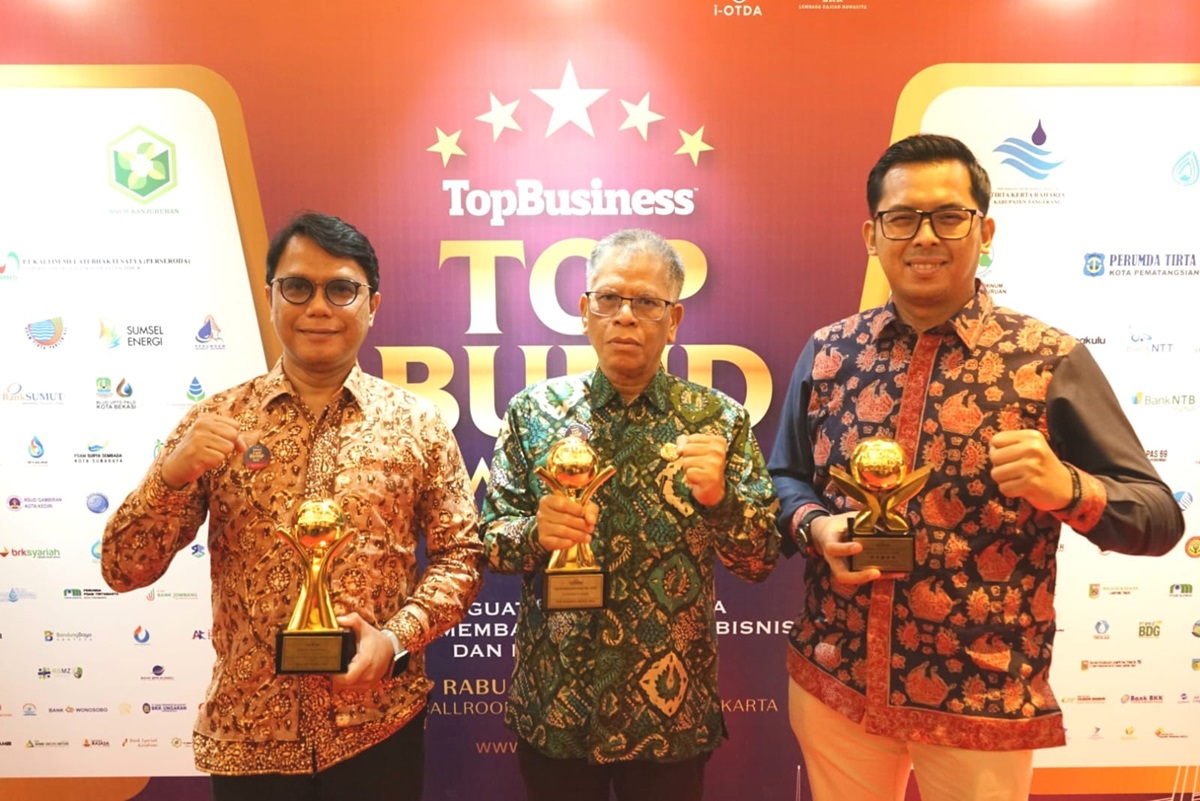 Pemkot Jambi Melalui Perumda Tirta Mayang Raih TOP BUMD Award 2024