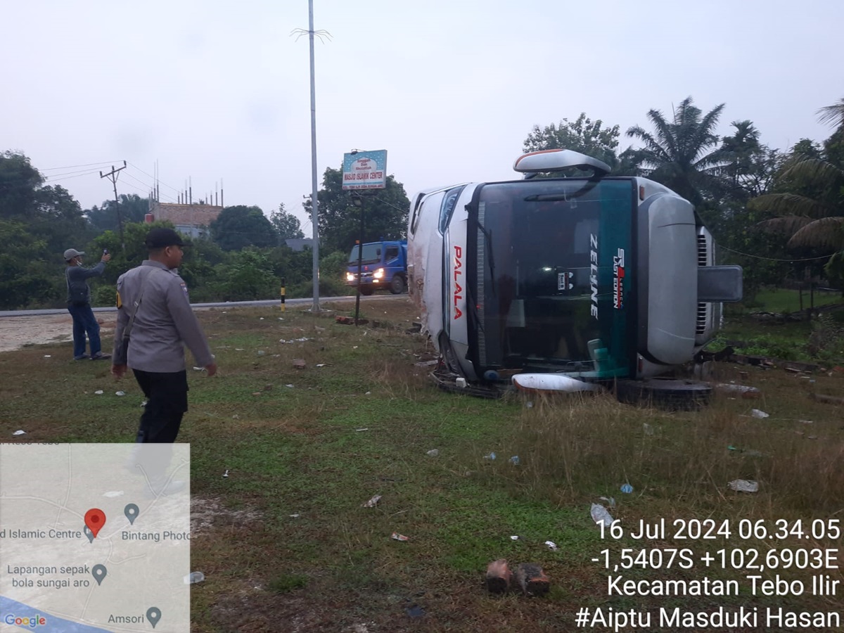 Hindari Mobil Avanza, Bus Palala dari Arah Jambi Terguling di Jalan Lintas Tebo, Kernet Tewas di Tempat