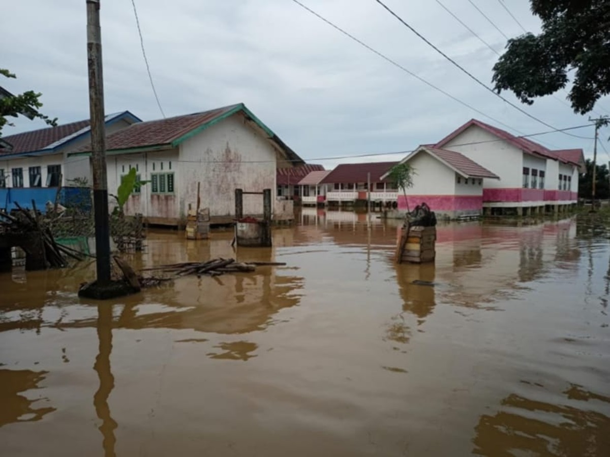 Puluhan Sekolah di Muaro Jambi Terendam Banjir, Disdikbud Berlakukan Sekolah Daring 
