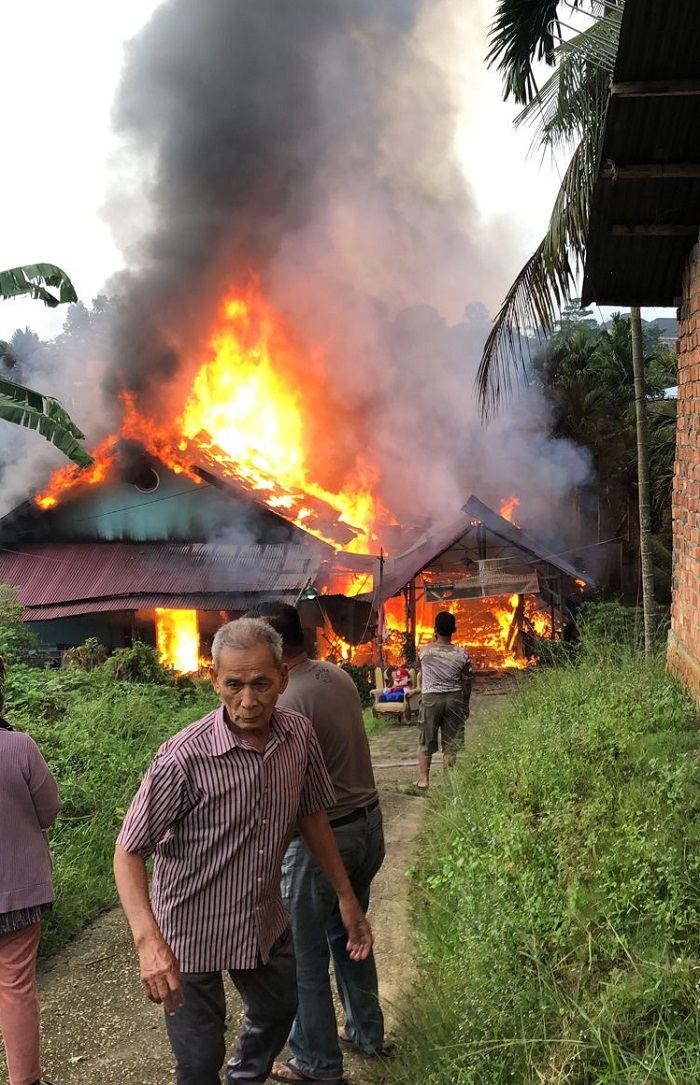 BREAKING NEWS: 1 Rumah di Mayang Mangurai Kota Jambi Terbakar