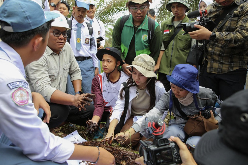 KLH Bersama APP Group Ajak Generasi Muda Kenali Pengelolaan Ekosistem Gambut melalui Program KELANA di Jambi